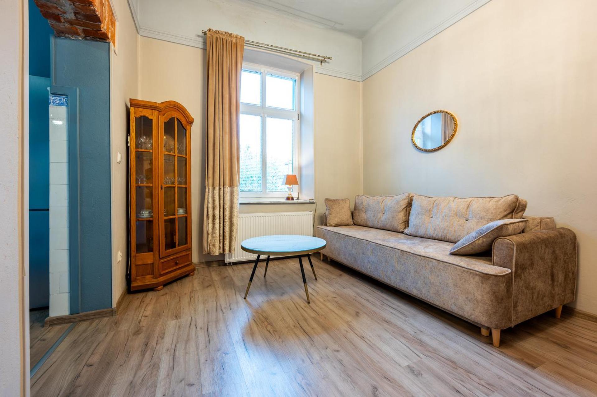 Apartamenty Przy Dworcu Przemysl Ngoại thất bức ảnh