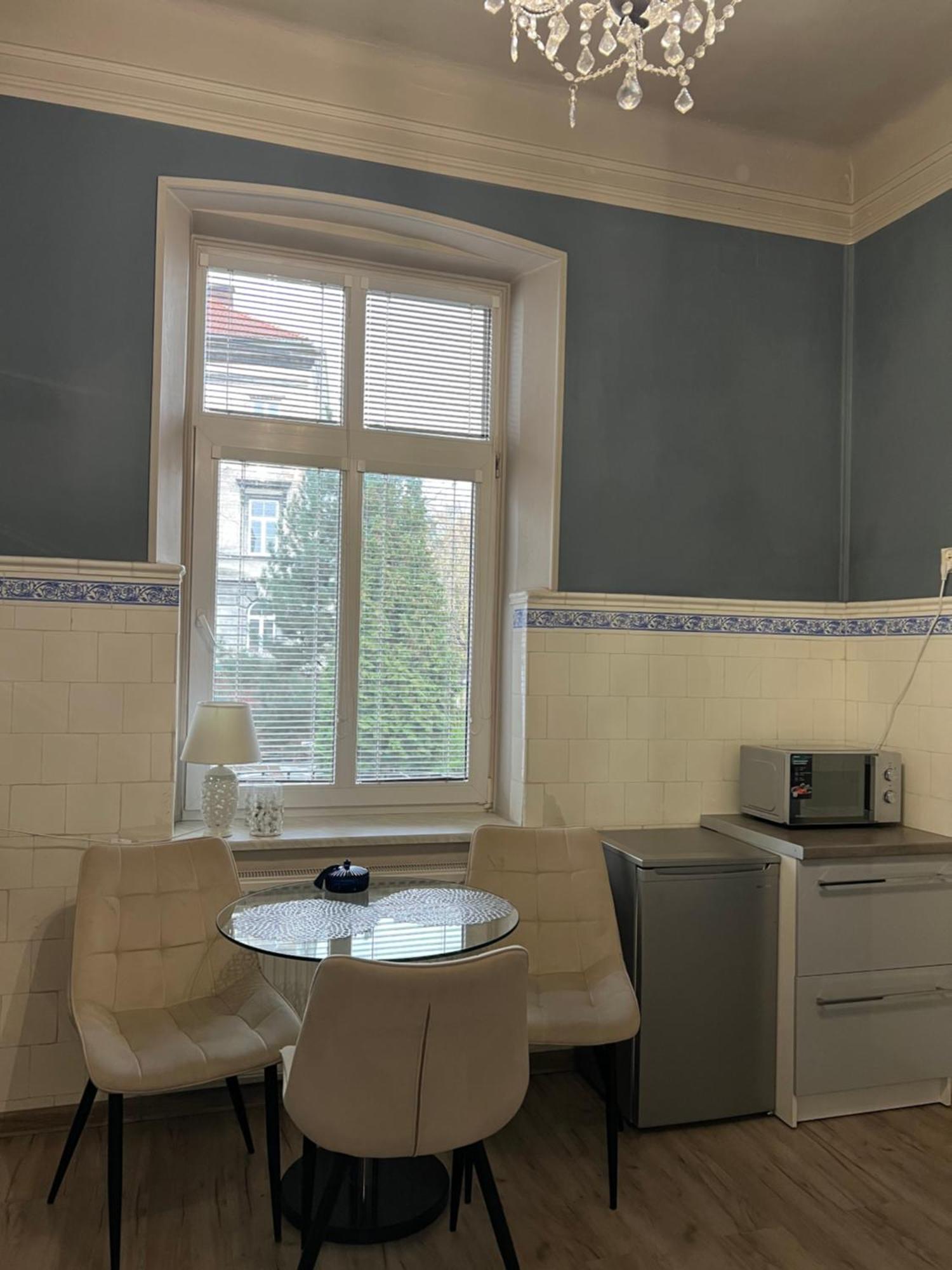 Apartamenty Przy Dworcu Przemysl Ngoại thất bức ảnh